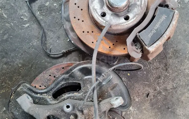 Цапфа w212 за 1 000 тг. в Алматы