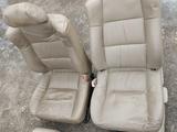 Кожаный салон сиденья от Тойота Виндом 20 за 160 000 тг. в Алматы – фото 3