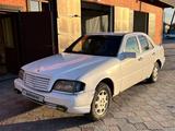 Mercedes-Benz C 200 1995 года за 1 400 000 тг. в Талдыкорган – фото 2