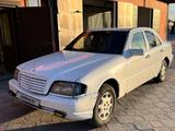 Mercedes-Benz C 200 1995 года за 1 400 000 тг. в Талдыкорган – фото 4