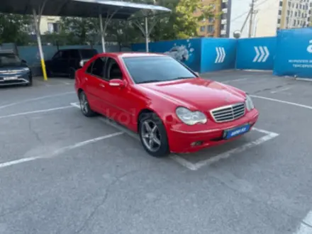 Mercedes-Benz C 200 2001 года за 2 390 000 тг. в Алматы – фото 2