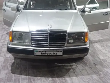 Mercedes-Benz E 220 1991 года за 1 650 000 тг. в Кордай – фото 6