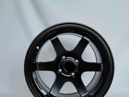 R 15 4X100 VOLK RAYS 8.25J за 185 000 тг. в Астана