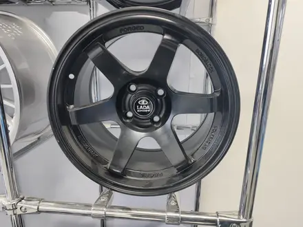 R 15 4X100 VOLK RAYS 8.25J за 160 000 тг. в Астана