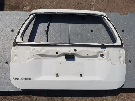 Дверь багажника на Мицубиси Челленджер за 20 000 тг. в Алматы