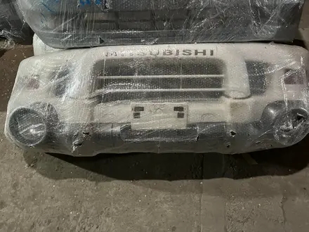 Передний бампер на Mitsubishi delica привозной из японии за 200 000 тг. в Алматы
