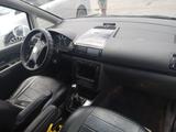 Volkswagen Sharan 2005 годаүшін2 000 000 тг. в Атырау – фото 3