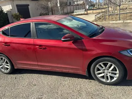 Hyundai Elantra 2018 года за 3 600 000 тг. в Актау – фото 3