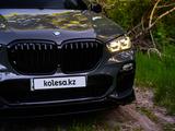 BMW X5 2021 года за 38 000 000 тг. в Семей – фото 2