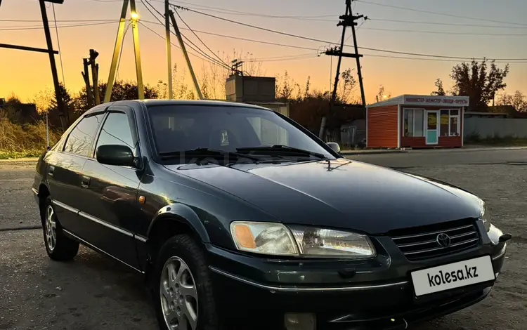 Toyota Camry 1999 годаfor3 500 000 тг. в Усть-Каменогорск