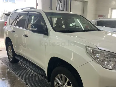 Toyota Land Cruiser Prado 2011 года за 13 500 000 тг. в Актобе – фото 20