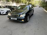 Mercedes-Benz C 200 2005 года за 3 500 000 тг. в Алматы