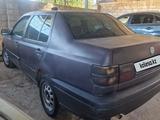 Volkswagen Vento 1994 года за 450 000 тг. в Шымкент – фото 3