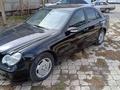 Mercedes-Benz C 200 2001 года за 3 100 000 тг. в Петропавловск – фото 2