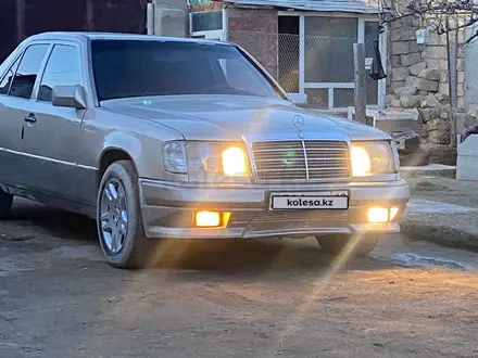 Mercedes-Benz E 300 1991 года за 1 300 000 тг. в Актау