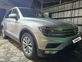 Volkswagen Tiguan 2017 года за 10 200 000 тг. в Алматы – фото 2