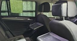 Volkswagen Tiguan 2017 года за 10 200 000 тг. в Алматы – фото 4