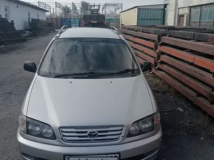 Toyota Ipsum 1996 года за 3 800 000 тг. в Семей