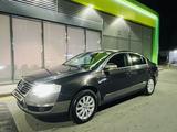 Volkswagen Passat 2006 года за 3 400 000 тг. в Алматы – фото 4