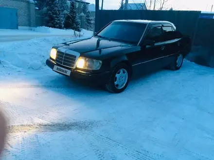 Mercedes-Benz E 300 1992 года за 1 500 000 тг. в Павлодар – фото 21