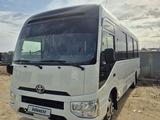 Toyota  Coaster 2017 года за 26 000 000 тг. в Атырау – фото 2