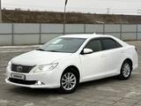 Toyota Camry 2013 года за 8 950 000 тг. в Атырау
