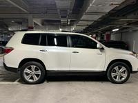 Toyota Highlander 2011 годаfor11 000 000 тг. в Алматы