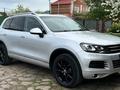 Volkswagen Touareg 2011 года за 12 750 000 тг. в Астана – фото 2