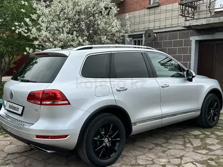 Volkswagen Touareg 2011 года за 12 750 000 тг. в Астана – фото 5