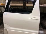 Боковая Правая Дверь Toyota Alphard До Рестайлинг за 505 тг. в Алматы