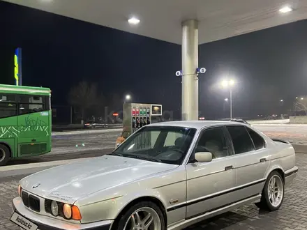 BMW 530 1994 года за 3 000 000 тг. в Алматы