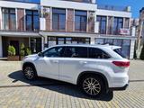 Toyota Highlander 2018 годаүшін21 000 000 тг. в Атырау