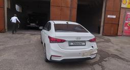 Hyundai Solaris 2018 года за 4 300 000 тг. в Актобе – фото 3