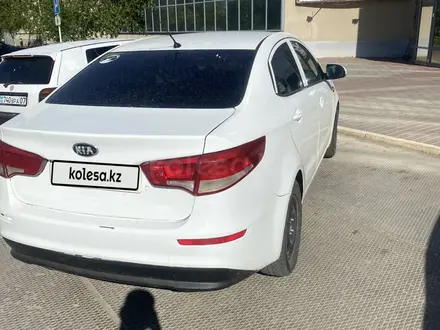 Kia Rio 2015 года за 2 300 000 тг. в Уральск – фото 4