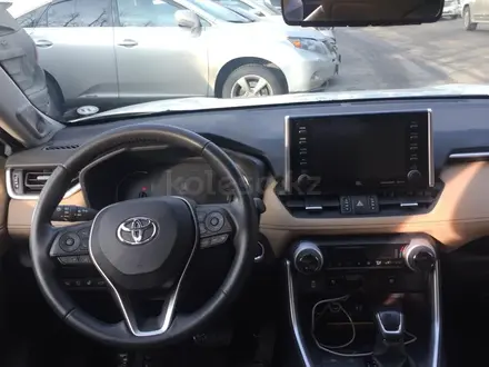 Toyota RAV4 2019 года за 15 700 000 тг. в Алматы – фото 6