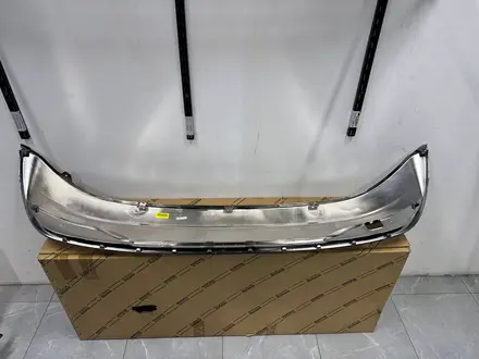 Накладка заднего бампера Hyundai Santa Fe ORIGINAL за 10 000 тг. в Алматы – фото 9