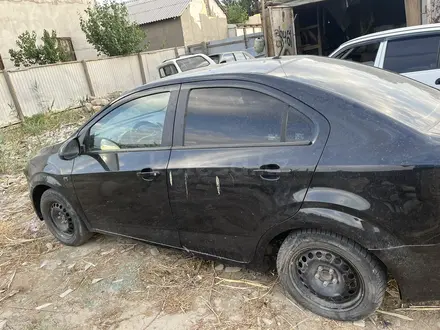 Chevrolet Aveo 2013 года за 500 035 тг. в Атырау – фото 2