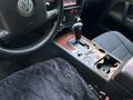 Volkswagen Touareg 2004 года за 3 750 000 тг. в Караганда – фото 11