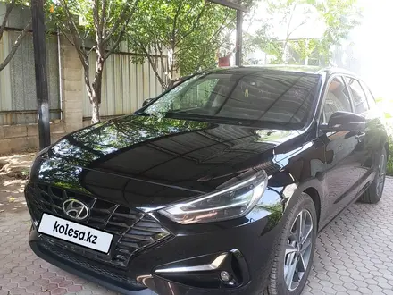 Hyundai i30, 2022