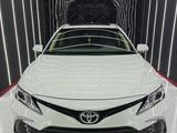 Toyota Camry 2022 года за 15 700 000 тг. в Атырау
