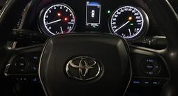 Toyota Camry 2020 года за 13 900 000 тг. в Астана – фото 5
