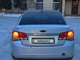 Chevrolet Cruze 2011 годаfor2 700 000 тг. в Усть-Каменогорск – фото 2