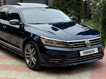 Volkswagen Passat 2018 года за 9 100 000 тг. в Алматы