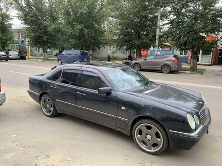 Mercedes-Benz E 320 1996 года за 5 000 000 тг. в Костанай – фото 2