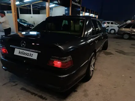 Mercedes-Benz E 280 1995 года за 2 200 000 тг. в Туркестан – фото 4