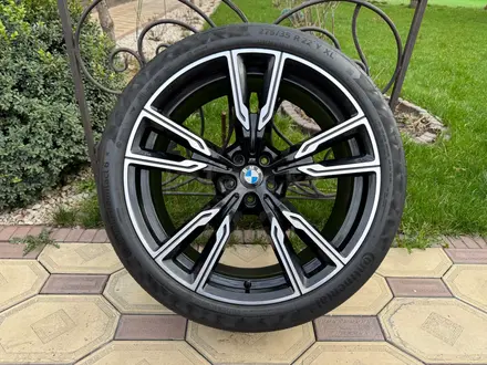 Оригинальные диски с резиной R22 на BMW X5 (G05), BMW X6 (G06), БМВ за 1 660 000 тг. в Алматы