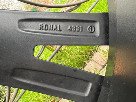 Оригинальные диски с резиной R22 на BMW X5 (G05), BMW X6 (G06), БМВ за 1 660 000 тг. в Алматы – фото 11