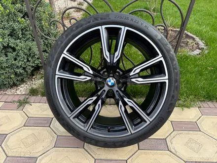 Оригинальные диски с резиной R22 на BMW X5 (G05), BMW X6 (G06), БМВ за 1 660 000 тг. в Алматы – фото 12