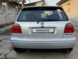 Volkswagen Golf 1998 годаfor2 950 000 тг. в Алматы – фото 2