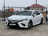 Toyota Camry 2019 года за 11 000 000 тг. в Шымкент – фото 2